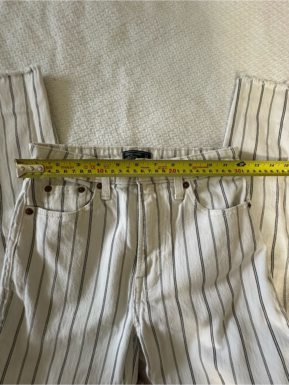 Abercrombie & Fitch White Cropped Pants with Black Pinstripes - Picture 4 of 5